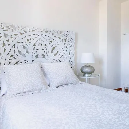 Stylish 3 Bedroom, 2 Bath With Sun Terrace, Gorgeous Sea Views, Air Conditioning, Wi-fi & Communal Swimming Pool Holiday home *