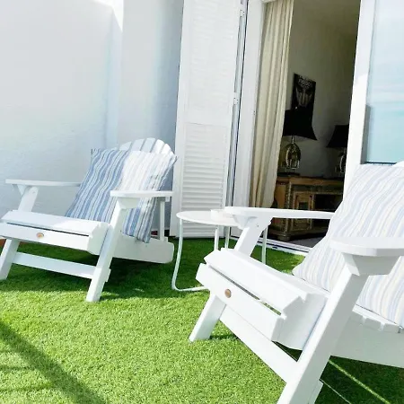 Holiday home Stylish 3 Bedroom, 2 Bath With Sun Terrace, Gorgeous Sea Views, Air Conditioning, Wi-fi & Communal Swimming Pool *