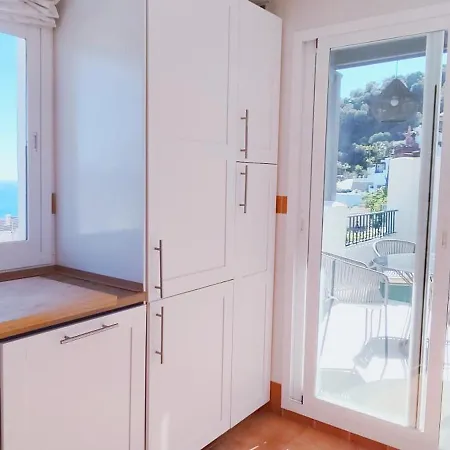 Stylish 3 Bedroom, 2 Bath With Sun Terrace, Gorgeous Sea Views, Air Conditioning, Wi-fi & Communal Swimming Pool