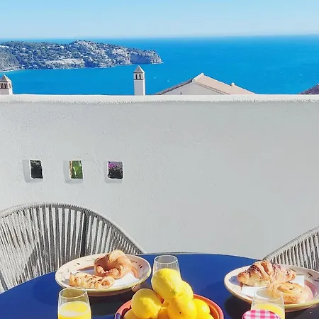 Holiday home Stylish 3 Bedroom, 2 Bath With Sun Terrace, Gorgeous Sea Views, Air Conditioning, Wi-fi & Communal Swimming Pool *