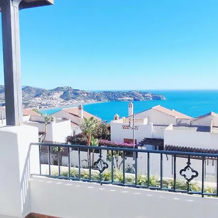 Holiday home Stylish 3 Bedroom, 2 Bath With Sun Terrace, Gorgeous Sea Views, Air Conditioning, Wi-fi & Communal Swimming Pool La Herradura (Granada)