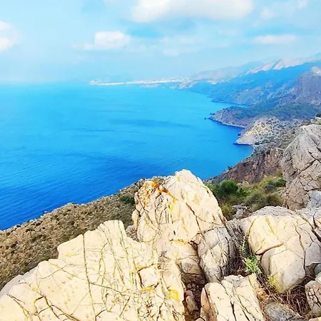 בית נופש Stylish 3 Bedroom, 2 Bath With Sun Terrace, Gorgeous Sea Views, Air Conditioning, Wi-fi & Communal Swimming Pool *